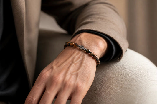 Bracelet de lithothérapie : signification poignet gauche ou droit 2026