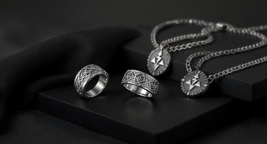 Bijoux homme 2026 : Styles modernes et symboliques à découvrir