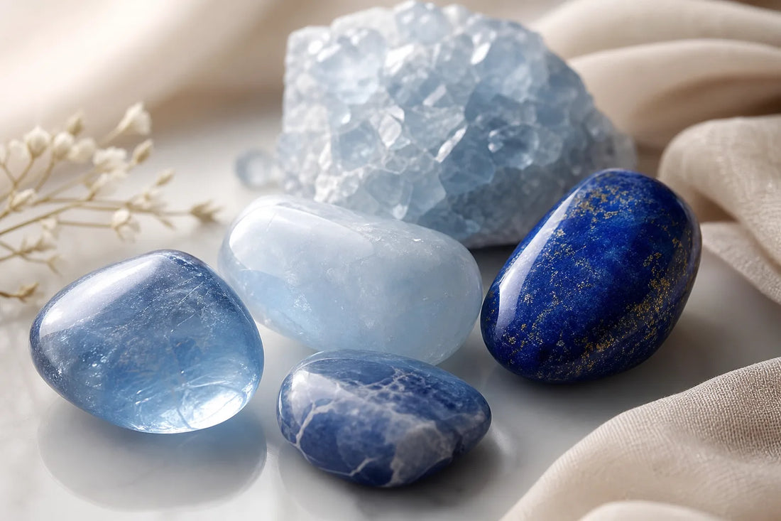 Découvrir 6 pierres bleues apaisantes pour calmer l'esprit en 2026
