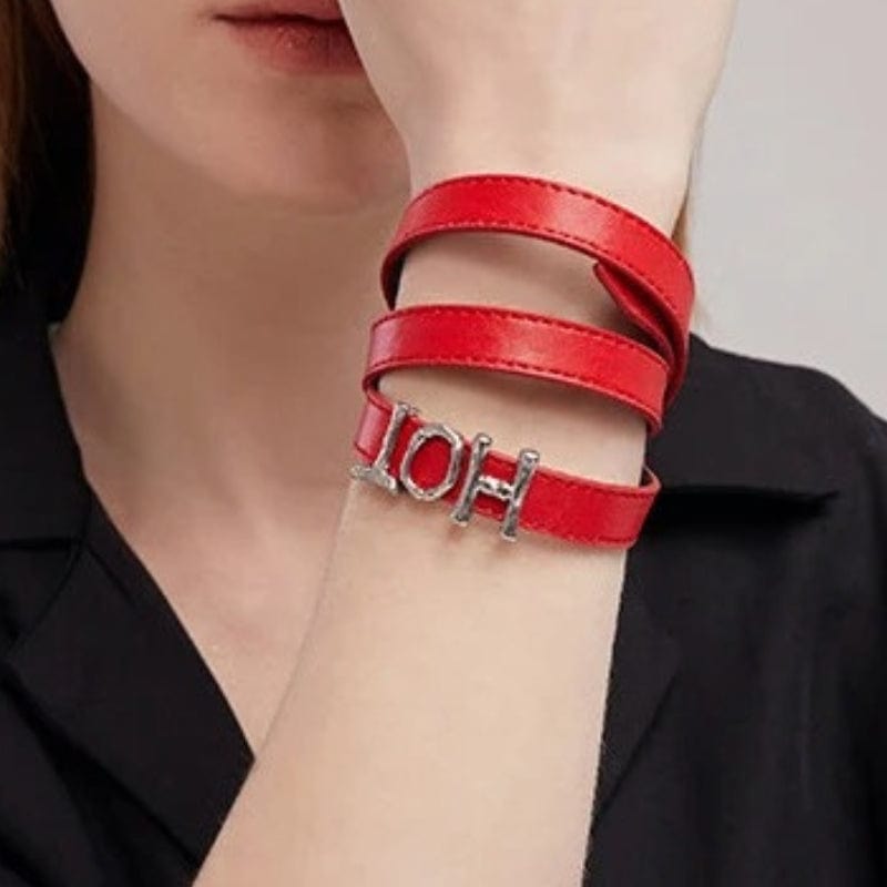 Bracelet "Ella" <br>Bracelet en cuir triple tours personnalisable.