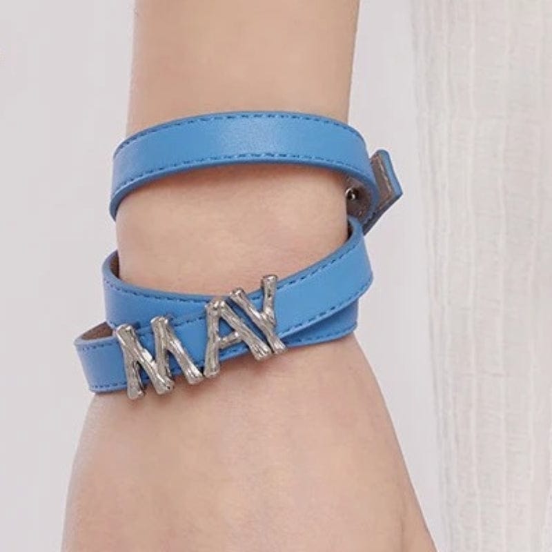 Bracelet "Ella" <br>Bracelet en cuir triple tours personnalisable.