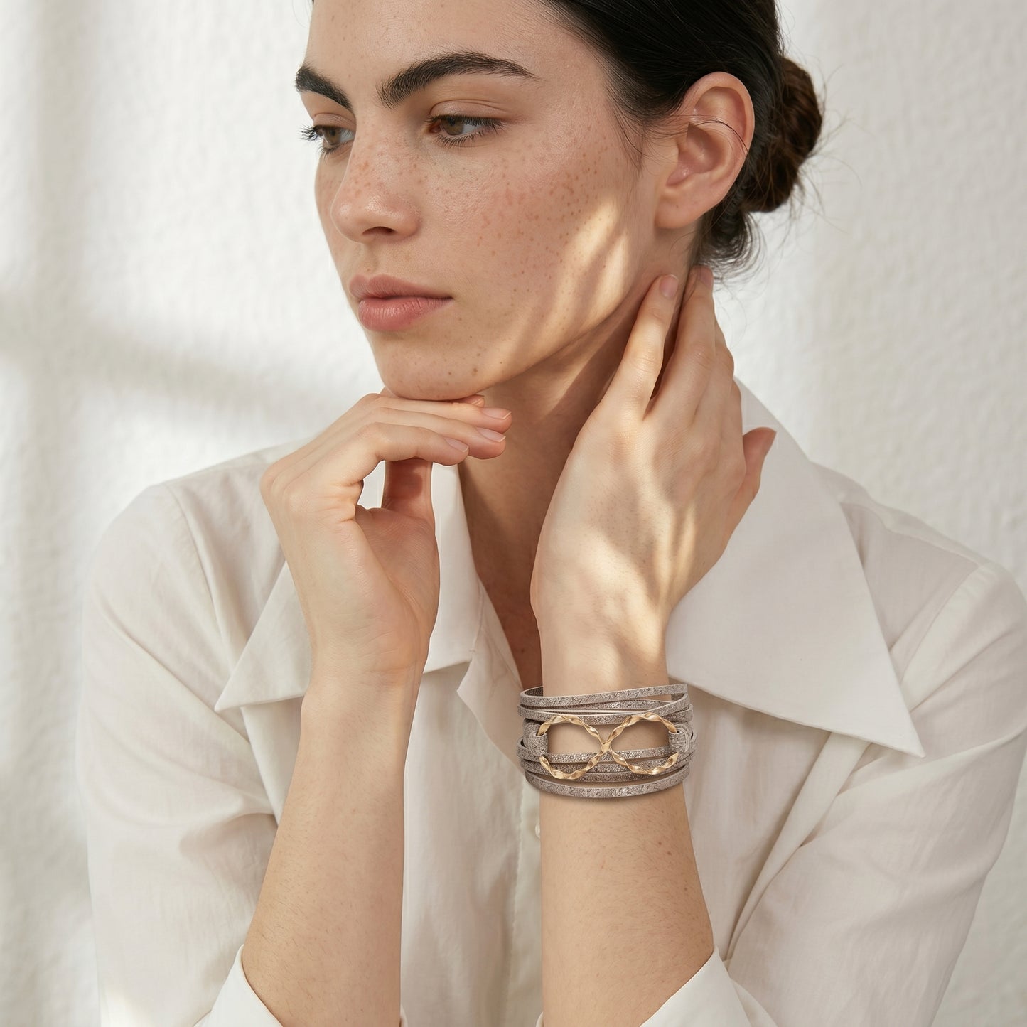Bracelet cuir motif infini doré | Élégance féminine