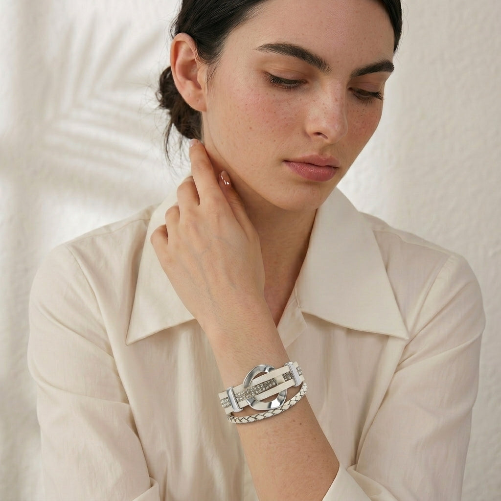 Bracelet cuir femme original - style �l�gant et artisanal