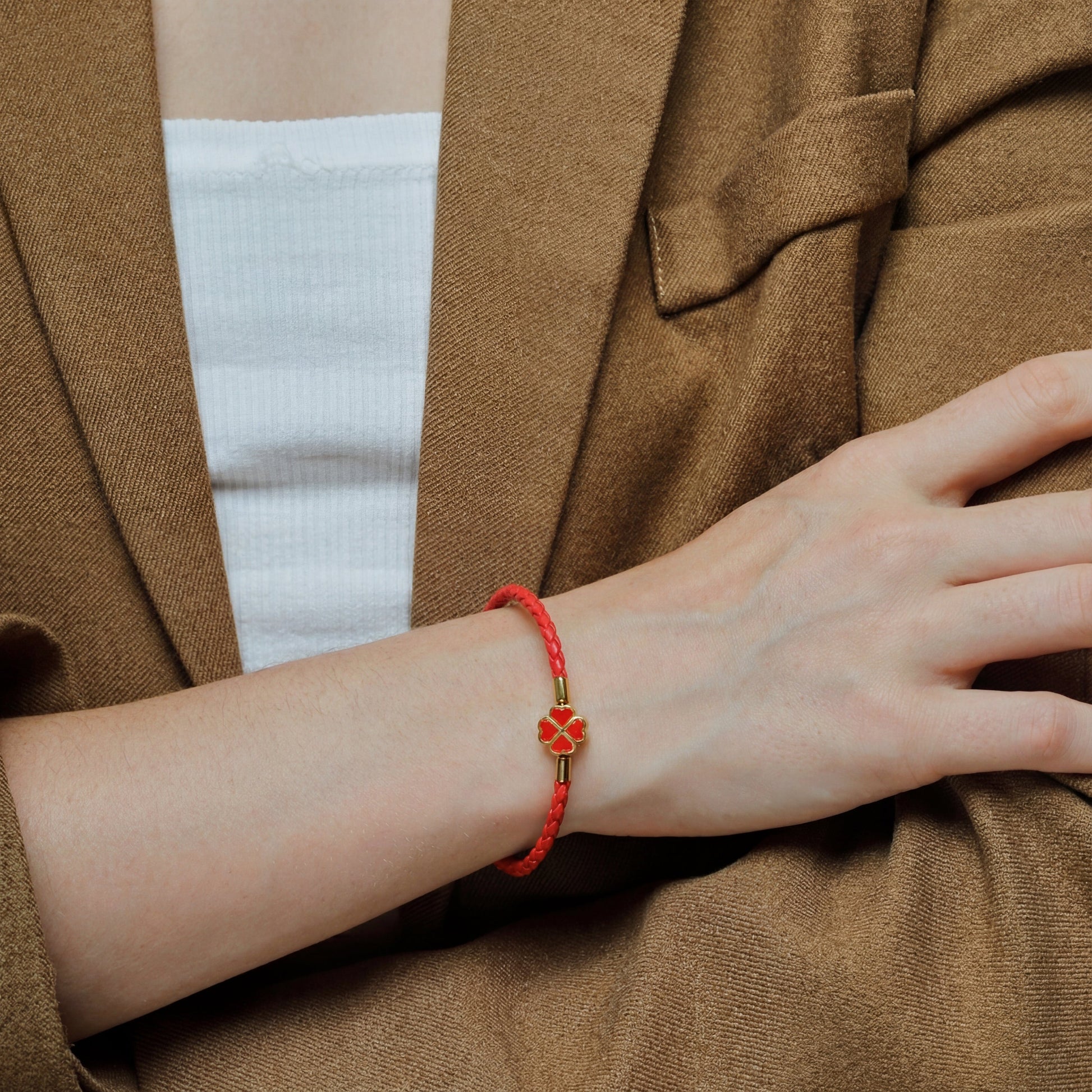 Bracelet Trèfle 4 Feuilles en Cuir | Porte-Bonheur Élégant