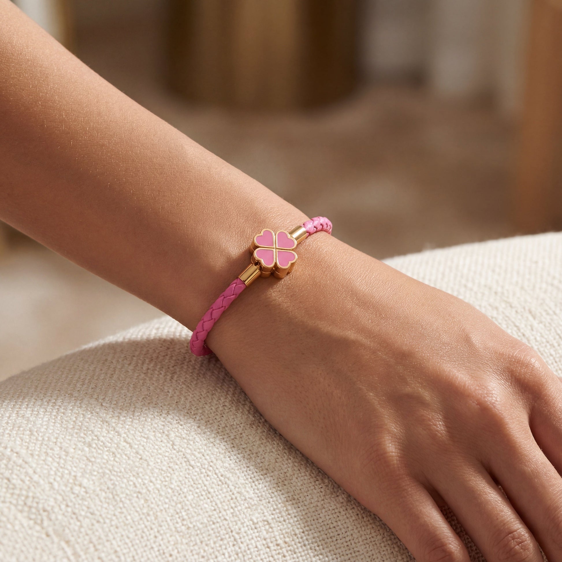 Bracelet Trèfle 4 Feuilles en Cuir | Porte-Bonheur Élégant